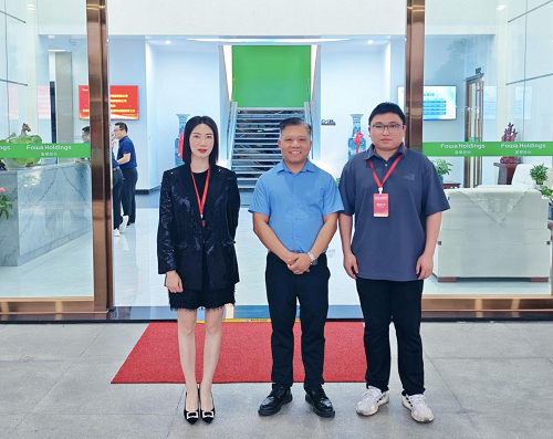 协会一行与丰华总经理周根平先生合影留念