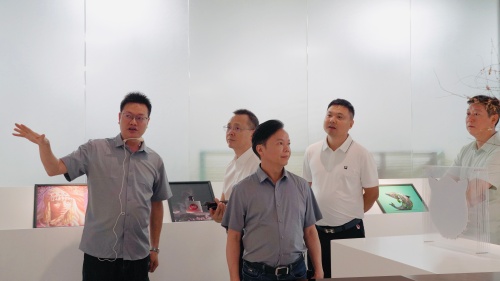 参观走访